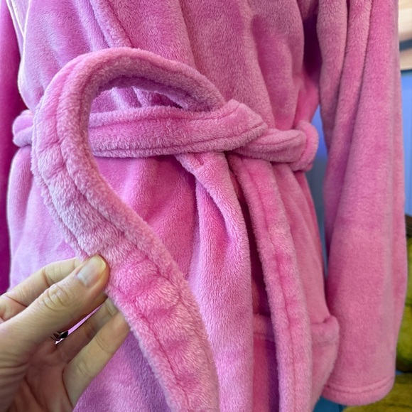 Victoria’s Secret Pink Smiley Face Plush Pink Robe Size XS/S - Picture 5 of 10